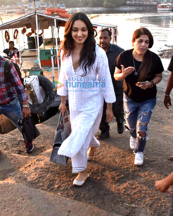 photos akshay kumar and kiara advani snapped at versova jetty 2