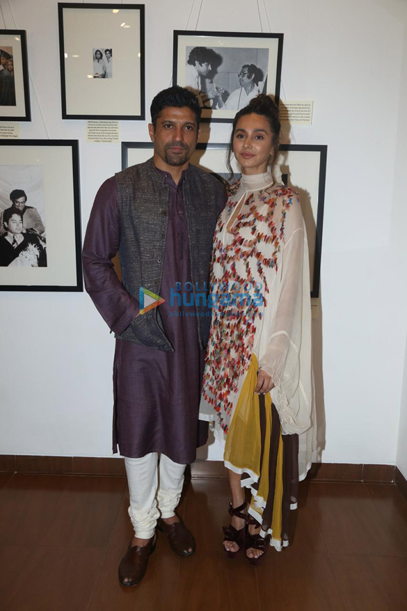 photos celebs grace javed akhtars art exhibition at nehru centre art gallery 3