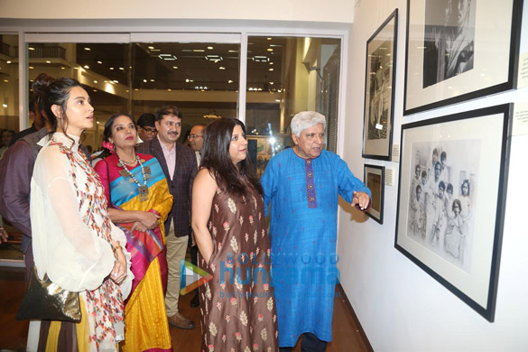 photos celebs grace javed akhtars art exhibition at nehru centre art gallery 9