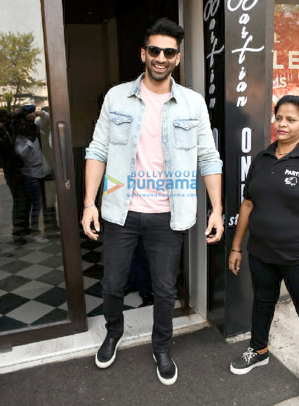 photos disha patani aditya roy kapur anil kapoor and kunal khemu spotted at bastian in bandra 2