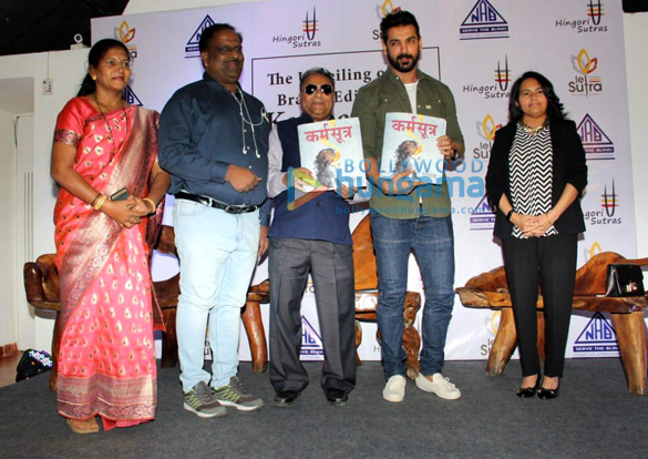 photos john abraham snapped at le sutra 1