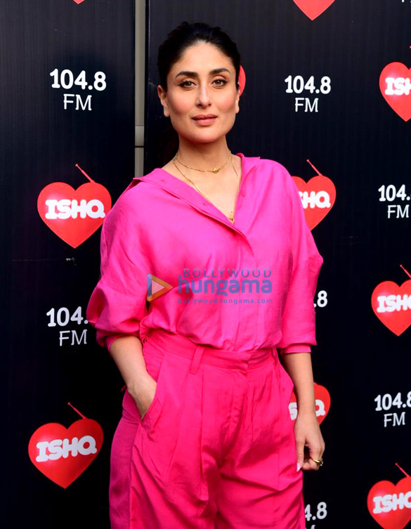 photos kareena kapoor khan snapped on sets of ishq 104 8 fm at mehboob studios in bandra 3