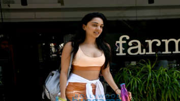 Photos: Kiara Advani spotted at Farmers’ Cafe in Bandra