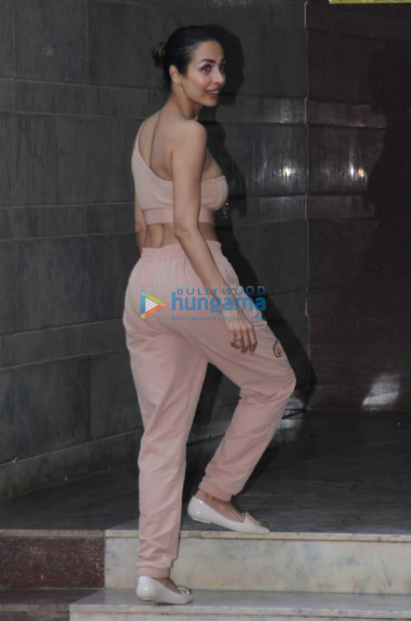 photos malaika arora spotted in bandra 3