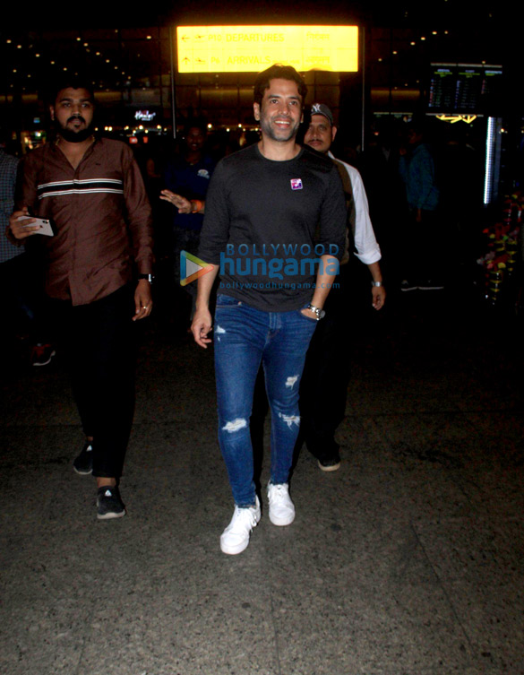 photos ranbir kapoor alia bhatt varun dhawan nora fatehi and others snapped at the airport 6