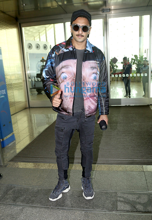 Photos: Ranveer Singh, Katrina Kaif, Pooja Hegde and others snapped at the airport Photos: Ranveer Singh, Katrina Kaif, Pooja Hegde and others snapped at the airport