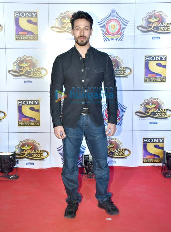 photos sara ali khan and others grace umang 2020 43