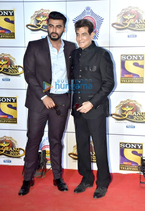 photos sara ali khan and others grace umang 2020 48