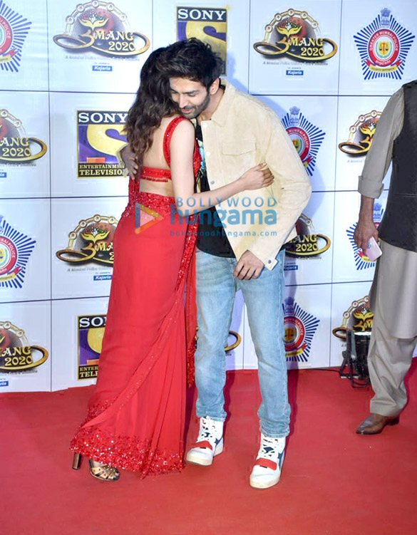 photos sara ali khan and others grace umang 2020 78