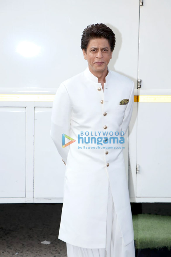 photos shah rukh khan snapped on the sets of dance plus 5 3