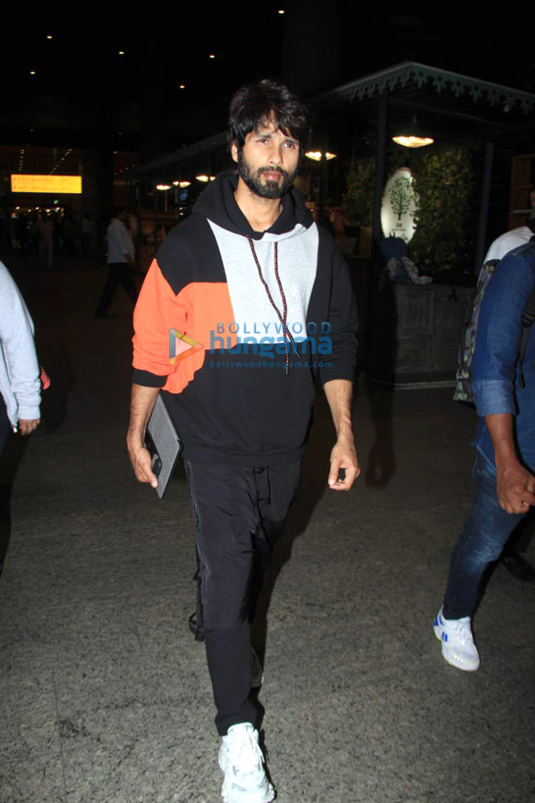 photos shahid kapoor snapped at the airport 3