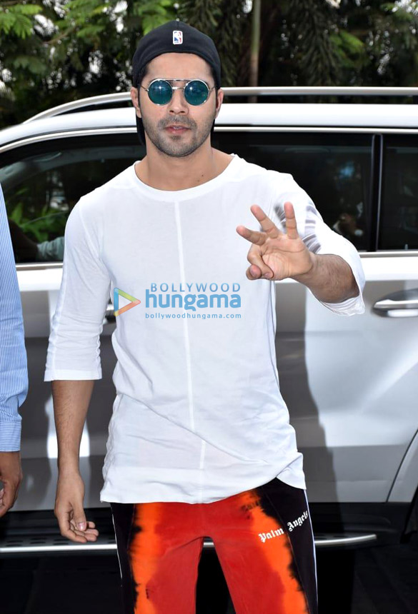photos shraddha kapoor varun dhawan nora fatehi and sunny leone snapped at the airport 4
