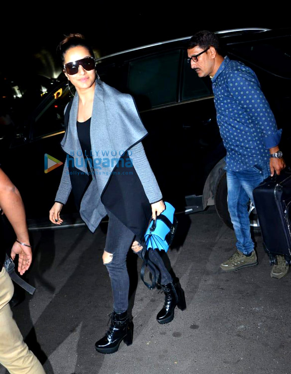 photos shraddha kapoor and sunny leone snapped at the airport 4