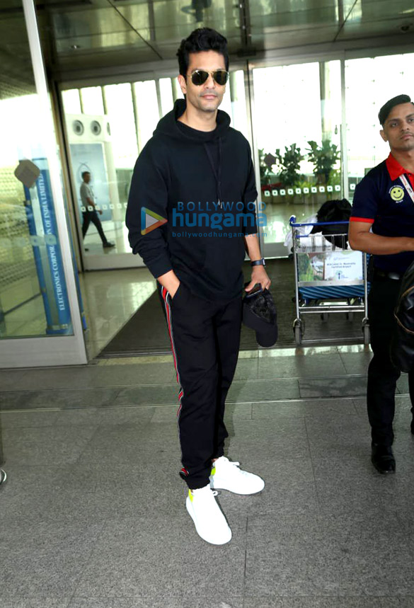 photos shruti haasan and angad bedi snapped at the airport 3
