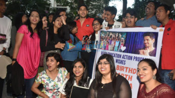 Photos: Sidharth Malhotra celebrates his birthday with fans