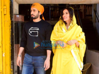 Photos: Sunny Singh Nijjar and Sonnalli Seygall snapped at a Gurudwara ahead of 'Jai Mummy Di' release