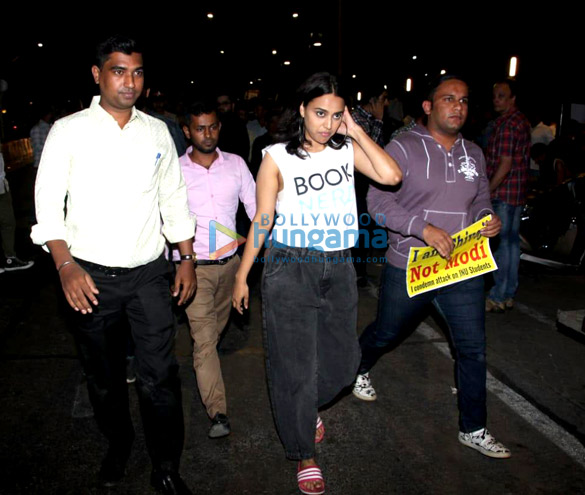 photos taapsee pannu vishal bhardwaj and others snapped at the protest in mumbai 2