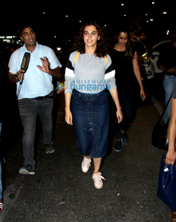 photos taapsee pannu vishal bhardwaj and others snapped at the protest in mumbai 6