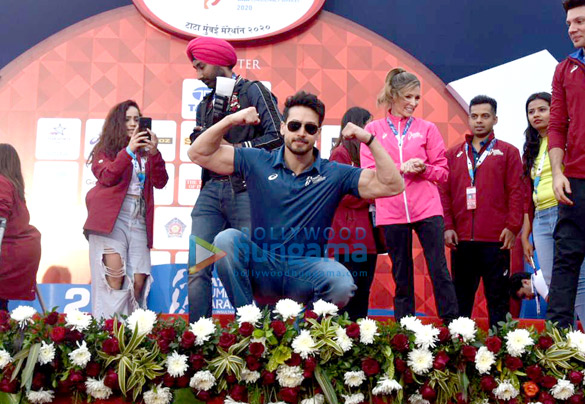 Photos: Tiger Shroff, Gulzar, Shamita Shetty and Anil Ambani attends Tata Mumbai Marathon 2020 Photos: Tiger Shroff, Gulzar, Shamita Shetty and Anil Ambani attends Tata Mumbai Marathon 2020