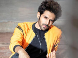 School kids go crazy upon seeing Kartik Aaryan on the Mumbai streets, sing ‘Dheeme Dheeme’ for him