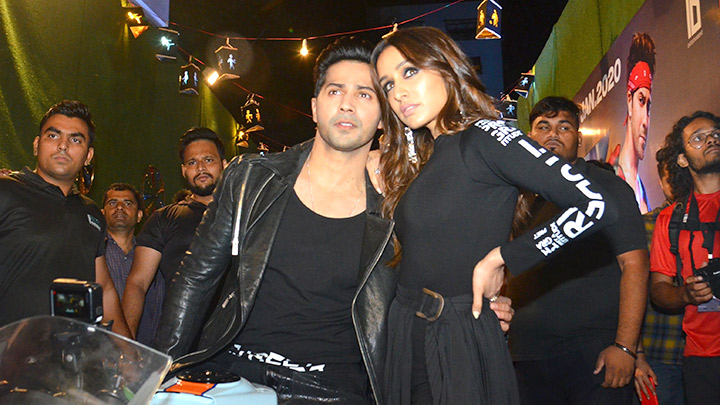 Varun Dhawan and Shraddha Kapoor Attend Mithibai College Fest to promote Street Dancer 3D | Part 1