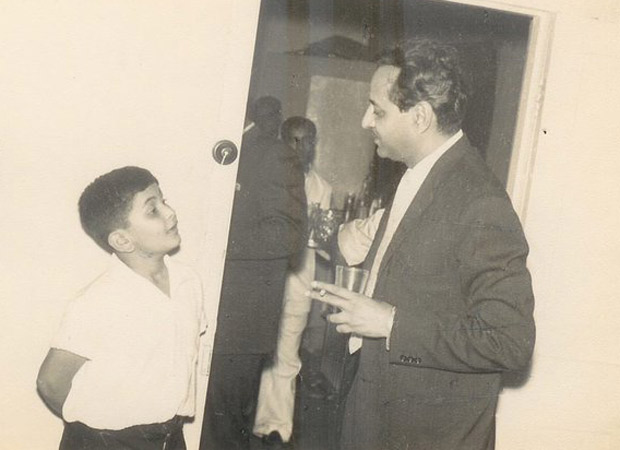 Rishi Kapoor shares a throwback picture with Pran, having ‘man to man talk’