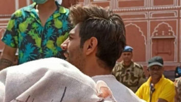 Bhool Bhulaiyaa 2: Kartik Aaryan holds Kiara Advani in his arms during romantic song shoot in this leaked video