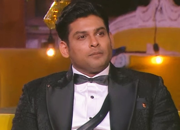 Bigg Boss 13: Sidharth Shukla takes the winner's trophy home with Rs. 50 lakhs as prize money, Asim Riaz comes in second place Bigg Boss 13: Sidharth Shukla takes the winner's trophy home with Rs. 50 lakhs as prize money, Asim Riaz comes in second place