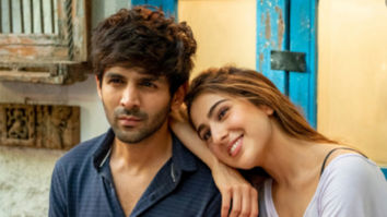 Sara Ali Khan takes the driver’s seat and Kartik Aaryan is nervous! See photo