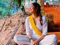 Watch: Janhvi Kapoor walks 3,500 steps barefoot to offer prayers at the Tirupati temple