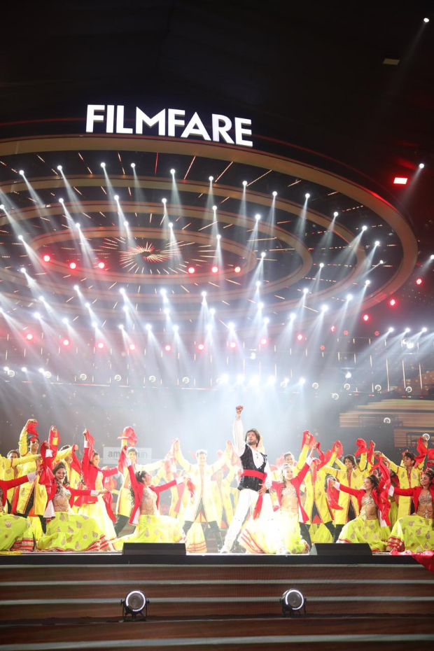 Filmfare Awards 2020: Ranveer Singh enthralls the audience as he pays special tribute to RD Burman, watch videos