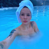 Halsey goes make-up free in this steamy photo, enjoys stress-reducing geothermal spa