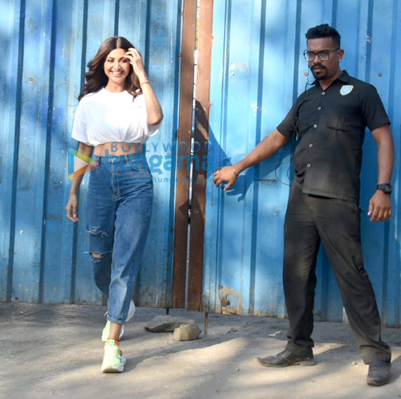 photos abhimanyu dassani shilpa shetty and sabbir khan visit the big boss 13 set to promote their film nikamma 2