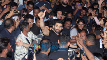 Photos: Aditya Roy Kapur, Disha Patani and Kunal Khemu spotted promoting ‘Malang’ at Gaiety Galaxy in Bandra