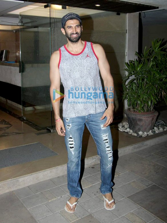 photos aditya roy kapur hosts a dinner party for malang starcast 5