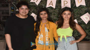 Photos: Alia Bhatt and Anshula Kapoor snapped baking a cake with a fan