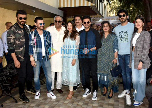 photos anil kapoor and family snapped at the naming of a chowk in chembur after his father 5