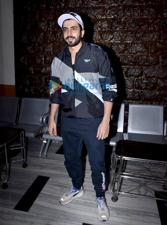 photos celebs snapped at the launch of nice easy fitness studio 6
