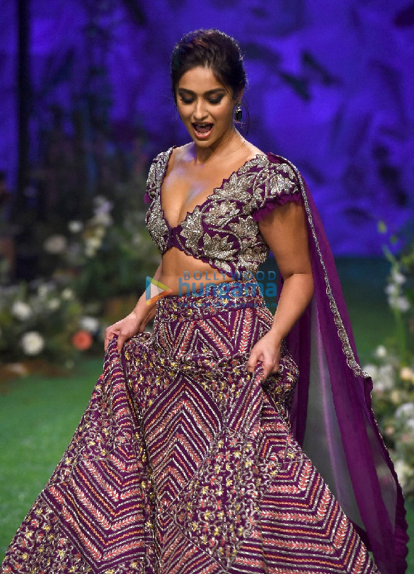 photos divya khosla kumar rhea chakraborty walk the ramp as show stoppers at lakme fashion week summerresort 2020 20