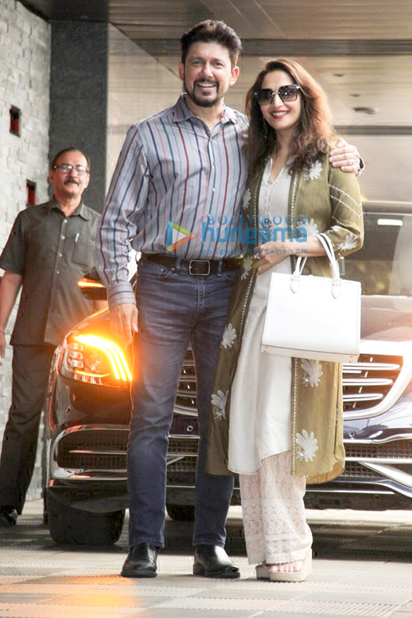 photos hrithik roshan zayed khan and madhuri dixit spotted at hakkasan in bandra 2
