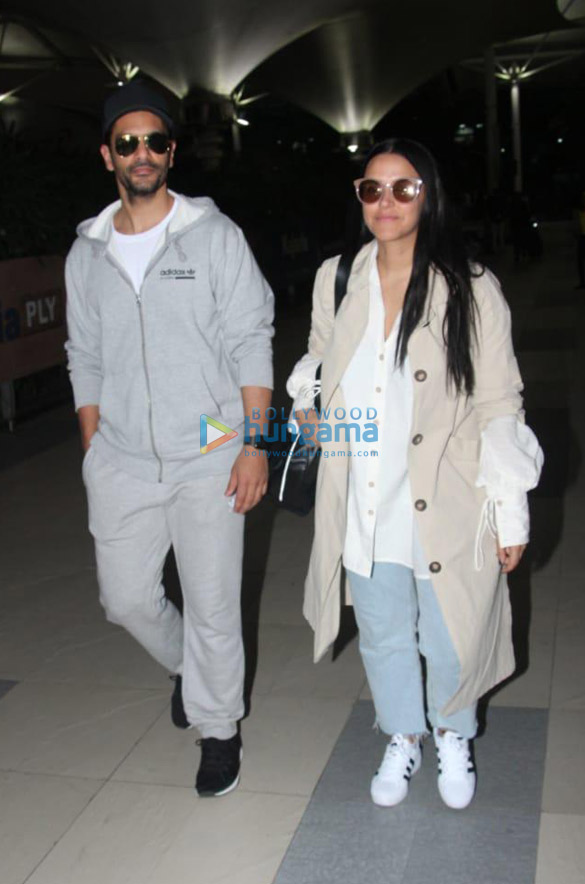 photos jacqueline fernandez janhvi kapoor and others snapped at the airport 1