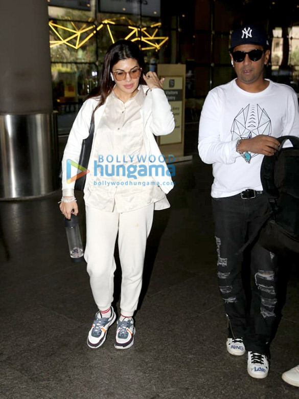 photos jacqueline fernandez snapped at the airport 3 2