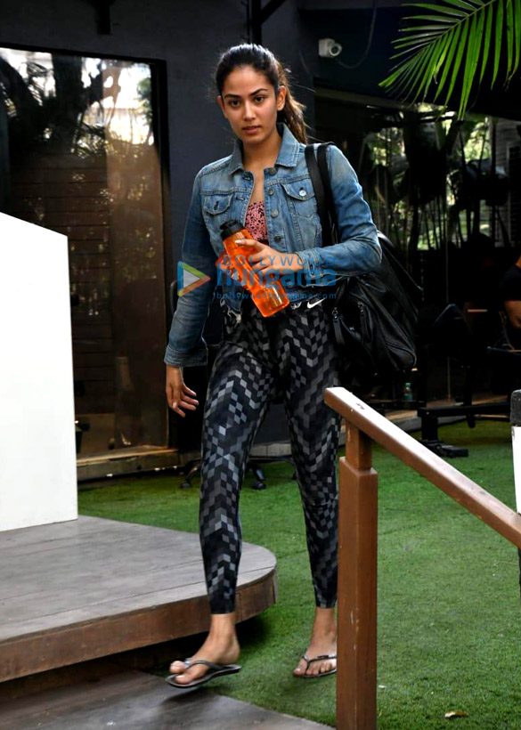 photos janhvi kapoor sushant singh rajput and mira rajput spotted at the gym 3
