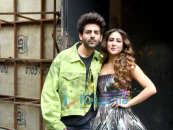 Photos: Kartik Aaryan and Sara Ali Khan snapped promoting Love Aaj Kal on sets of Dance Plus 5