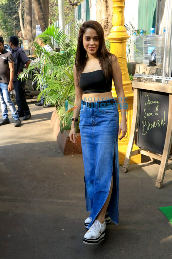 photos nushrat bharucha spotted at silver beach cafe juhu 4