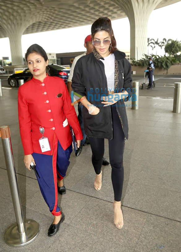 photos parineeti chopra shamita shetty and others snapped at the airport1