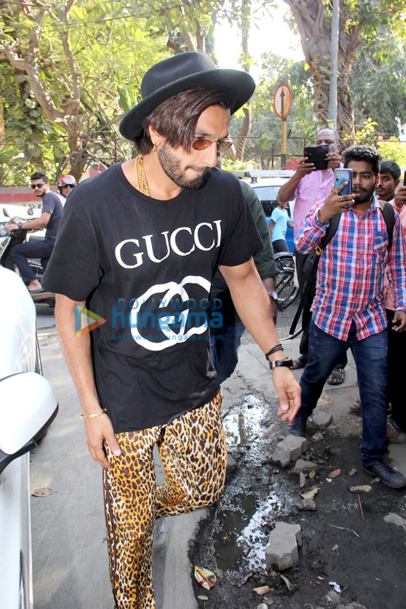 photos ranveer singh spotted at shankar mahadevans dubbing studio in bandra 4