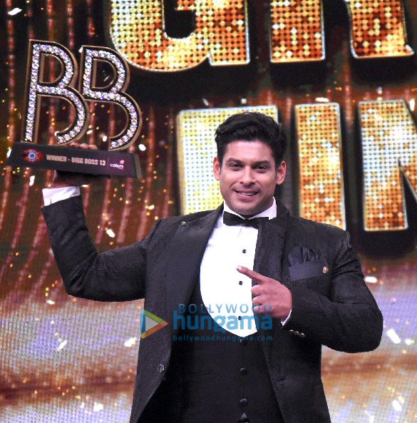 photos salman khan announces sidharth shukla as the winner of bigg boss 13 asim riaz comes second 5