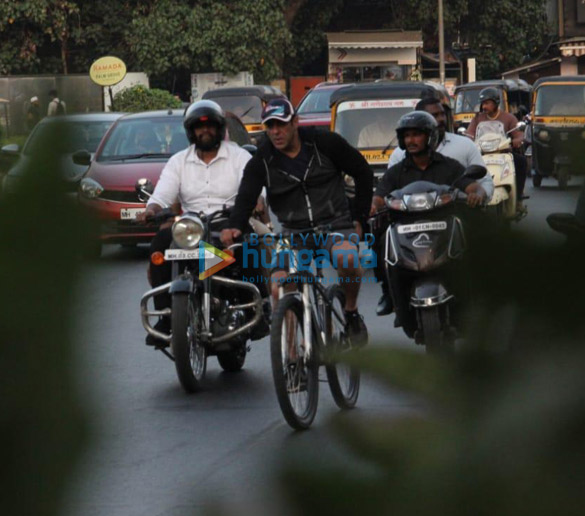 photos salman khan snapped riding his cycle 1