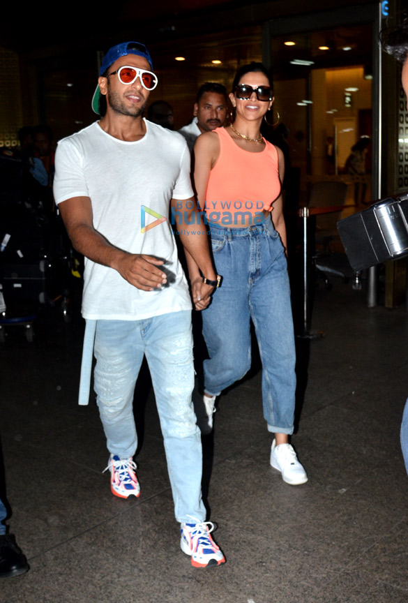 photos sara ali khan kartik aaryan deepika padukone and ranveer singh snapped at the airport 2